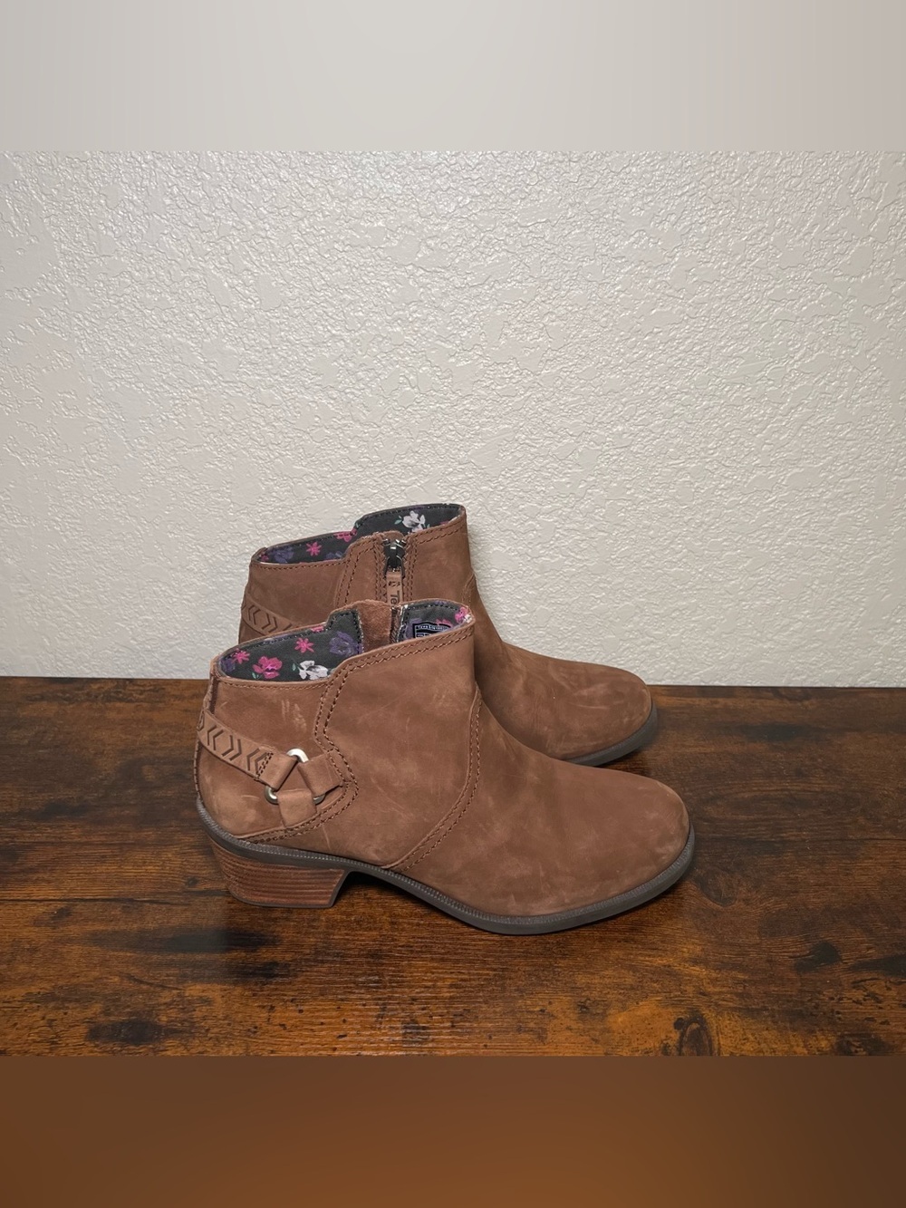 Teva Brown Suede Ankle Boots with Floral Lining - Picture 3 of 8